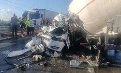 Yağışlı Yolda Feci Kaza: Sürücü Şans Eseri Kurtuldu