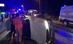 Yağışlı Yolda Takla Atan Otomobilde 3 Kişi Yaralandı