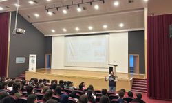 Adana’da liselilere dijital güvenlik semineri: Siber zorbalık ve teknoloji bağımlılığına dikkat