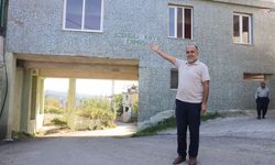 Altından yol geçen cami şaşkınlık yaratıyor