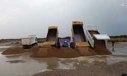 Antalya’da sahilden çalınan 50 kamyon kum doğaya geri döküldü
