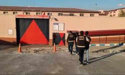 Kamyonete Molotof Atan İki Kişi Yakalandı