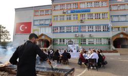 Adana’da Öğretmenler Günü mangal ve davul zurnayla kutlandı