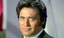 Cüneyt Arkın'a Vefa Ödülünü Alan Torunu Zeynep'ten Anlamlı Demeçler