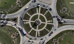 Kahramanmaraş'ta, kavşaklar 500 bin çiçekle renklendiriliyor