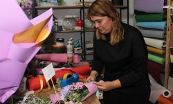 Kahramanmaraş’ta Atanamayan Öğretmen 24 Kasıma Özel Çiçek Fiyatlarını Düşürdü