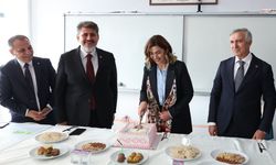 Kahramanmaraş'ta Öğretmenler Günü'nde Sürpriz Doğum Günü