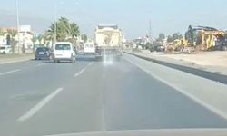 Kahramanmaraş'ta Yola Kum Döken Hafriyat Kamyonu Görüntülendi