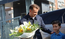 Kerem Aktürkoğlu Minik Aras'ın Okul Ziyaret Vaadini Yerine Getirdi