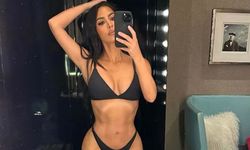 Kim Kardashian Dantel Elbisesiyle Sosyal Medyayı Salladı