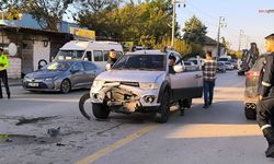 Dönüş Yapan Otomobille Motosiklet Çarpıştı