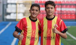 Onikişubat Spor Çocuklara Forma, Taraftarlara Kavurma Dağıttı