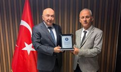 KSÜ'de Vefa Töreni, Rektör Yasım, Mehmet Çolak'ı Plaketle Onurlandırdı