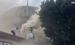 Restoran Bacasında Yangın: Camiye Duman Doldu