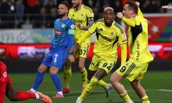Fenerbahçe İlk Yarıda Çöktü, İkinci Yarıda Coştu: 5-2