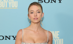 Sydney Sweeney Ödül Gecesinde İddialı Dekoltesiyle Dikkat Çekti