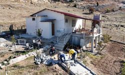 Tarsus’ta engelli birey için güvenli geçiş: Sokağa parke döşendi