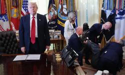 Trump'ın Basın Toplantısında Korkutan Anlar: Mehmet Öz İlk Müdahaleyi Yaptı