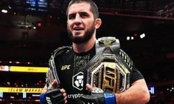 UFC'de Yıldız Parladı: Makhachev Çifte Şampiyon Oldu