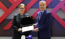 Dokuz Eylül Üniversitesi'nden Engelsiz Üniversite Ödüllerinde Çifte Başarı