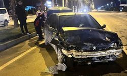 Kahramanmaraş'ta iki araç çarpıştı,: 1'i ağır 4 kişi yaralı