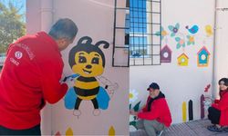 Kahramanmaraş'ta Bir Okulun Duvarı Çocukların Hayalleriyle Renklendi