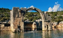 Arkeologlar 1.850 Yıllık Antik Şifalı Havuzu Gün Yüzüne Çıkardı