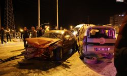 Baba Yadigârı Otomobil Kazada Hurdaya Döndü