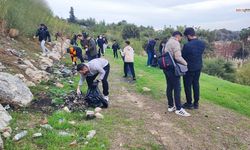 Çevre Kirliliğine Karşı Gönüllüler Seyhan Nehri Kenarında Çöp Topladı
