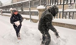 Kahramanmaraşlı çocuklar kar sevinciyle uyandı