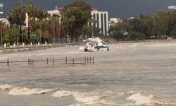 Fırtına Tekneyi Kıyıya Sürükledi!