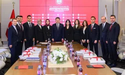 Genç hâkim ve savcılar cübbelerini törenle teslim aldı