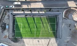 Gençlik enerjisi sahalara taşınıyor: Kahramanmaraş’a 35 yeni halı saha