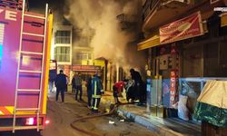 Çeyiz Dükkanında Gece Yarısı Çıkan Alevlere İtfaiyeden Hızlı Müdahale
