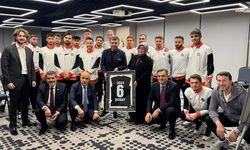 AK Partili Milletvekilleri, İstiklalspor'u Ziyaret Ederek Takıma Moral Verdi