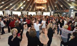 Öğrencilerine Kadınlar Matinesi Sürprizi