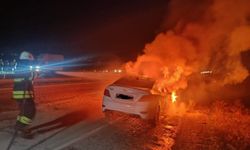 Seyir Halindeki Otomobil Alev Aldı