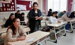 Çocuklarıyla empati kuran veliler kitap sınavında ter döktü