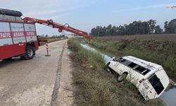 Tarım İşçilerini Taşıyan Minibüs Sulama Kanalına Devrildi: 18 Yaralı