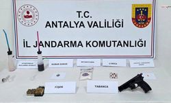 Yasaklı madde operasyonunda sentetik hap ve silah ele geçirildi