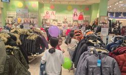 Yetimler Vakfı Kahramanmaraş'ta yüzlerce yetime kışlık yardım yaptı