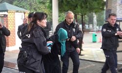 Çantasını kaldırıma bırakıp uzaklaşan kadın mezarlıkta yakalandı