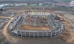 17 Bin 500 Kişilik Stadyumda Çalışmalar Sürüyor