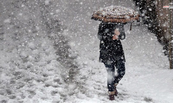 Okullar Tatil mi Olacak? İstanbul'a Pazartesi Kuvvetli Kar Geliyor