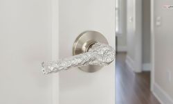 Sosyal Medya Çılgınlığı: Kapı Kolları Neden Folyo ile Sarılıyor?