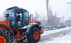 Kahramanmaraş’ın kuzey ilçelerinde kar alarmı: 48 araç sahada