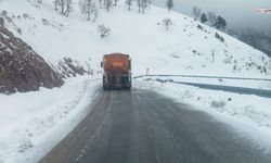 Kahramanmaraş’ta kar mesaisi sürüyor, yollar ulaşıma açık tutuluyor