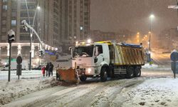 Kahramanmaraş’ta karla mücadelede tam kadro görev başındaydı