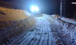 Kahramanmaraş’ta kırsal mahalle yolları kar yağışına rağmen açık