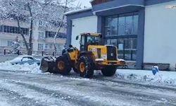 Büyükşehir Ekipleri Kar Yağışına Karşı Sahada